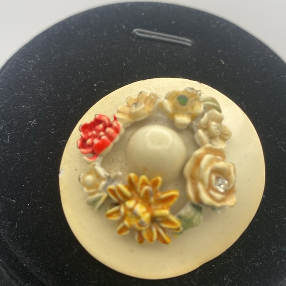 VTG 1950’s BSK My Fair lady enamel floppy brimmed hat w/ flowers brooch pin - Picture 2 of 5